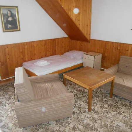 Pensión U Skrblíka - Restaurace A Kryštofovo Údolí